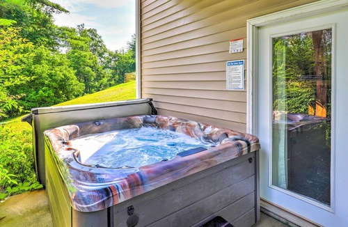 Weaverville House | Spacious Weaverville Home w/ Hot Tub & Fire Pit!
