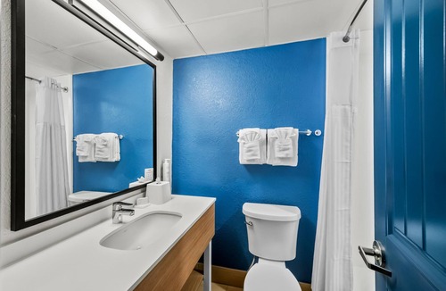 Pine Forest Hotel | Spark by Hilton Spring Lake Fayetteville