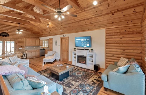 Sparta Cabin | Sparta Cabin + Game Room + Dog Friendly + HOT TUB
