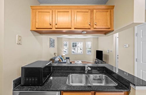Dilworth Condo | Special Right Now - Quiet Condo For Extended Stays Near Restaurants & Shops