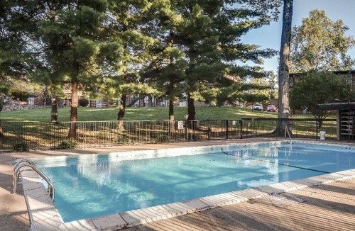 Hillsboro West End Condo | SPECTACULAR Hillsboro Hideaway w/Laundry in Nashville Near Vandy, Belmont, 440!