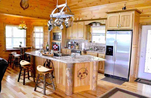 Murphy Cabin | SPECTACULAR MOUNTAIN VIEWS W GREAT SUNSETS,SECLUDED,DOG FRIENDLY,HT