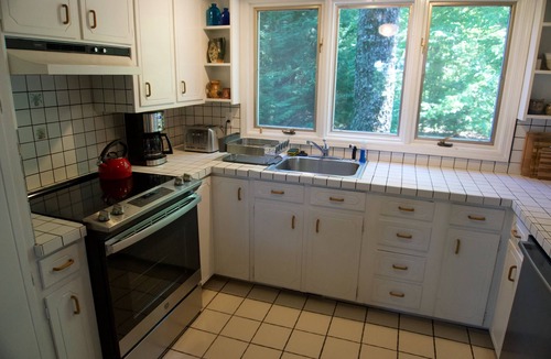 Brevard House | Spectacular panoramic mountain views! 3 king suites, hike, bike, swim, paddle