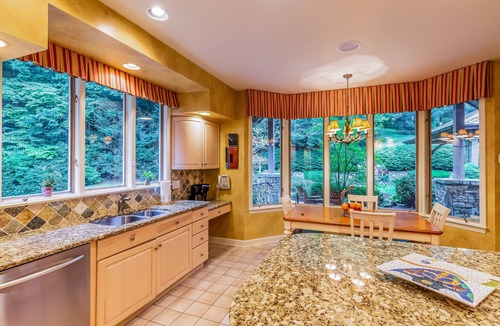 Waynesville House | Spectacular Wooded Estate W/Private Hot Tub, Tennis Court, Veranda & Pool Table