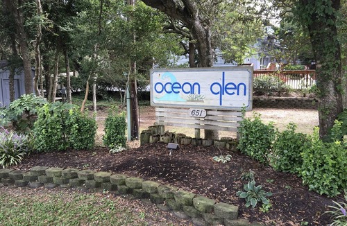 Pine Knoll Shores House | “Spivey’s Korner” Ocean Views, Easy Steps to quiet sandy Beach - secure WiFi