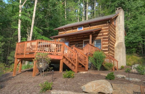 Sugar Grove Cabin | Splendid Cozy Log Cabin with Beautiful Mountain Views!