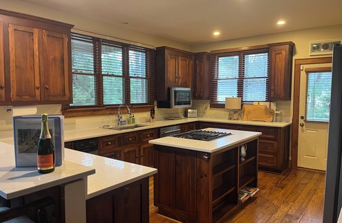 Lake Toxaway House | Splendid Lake Toxaway home on golf course - golf cart/walk to Marina in minutes!