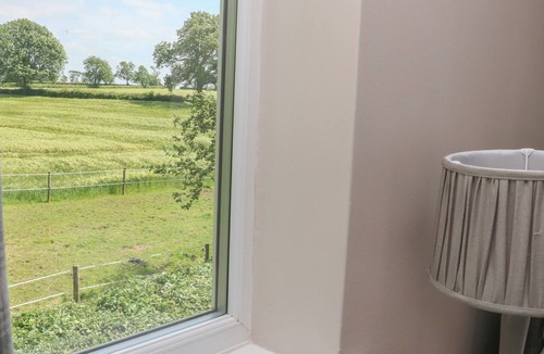 Lutterworth Cottage | SPRINGWELL COTTAGE, pet friendly, with a garden in Lutterworth