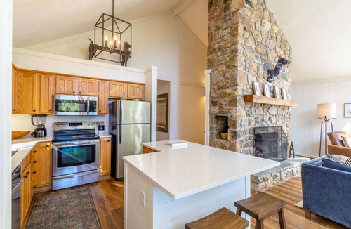 Seven Devils House | Spruce House - 3BR home atop Seven Devils with beautiful views of Grandfather Mountain!