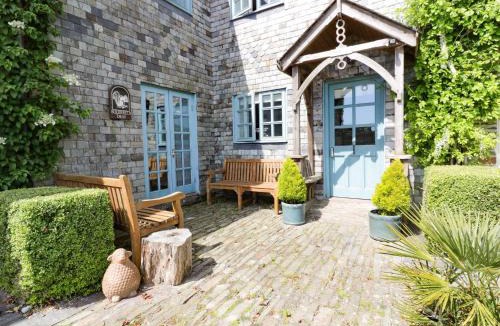 Gorran House | Squirrels Dray
