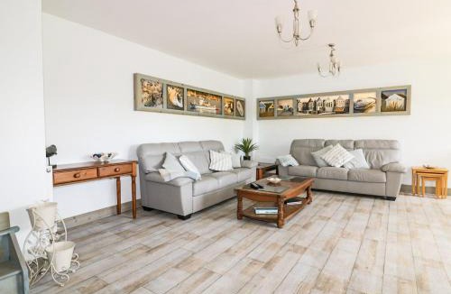 Gorran House | Squirrels Dray