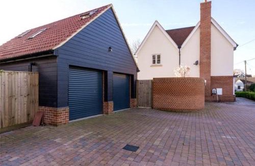 Layer de la Haye House | St Chloe