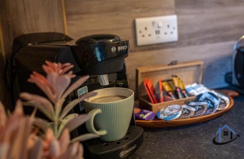 Twywell Apartment | Stanwick Studio, cosy country studio, sleeps 4, parking, wifi