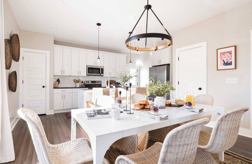 Talbot's Corner Cottage | Stapleton By Avantstay Bright & Contemporary Home in Nashville!