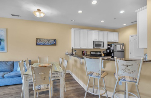 Yaupon Beach Condo | Star Fish: Ocean View Condo with Pool and Hot Tub