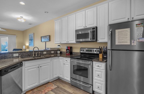 Yaupon Beach Condo | Star Fish: Ocean View Condo with Pool and Hot Tub