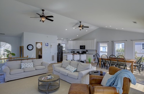 Village of Stump Sound House | Star Struck- Oceanfront B/Pool/Steps from the Beach!