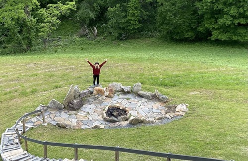 Vilas Cabin | Starry Nights Lodge, Beautiful Views, Hot Tub, Firepit, 15 mins from Boone