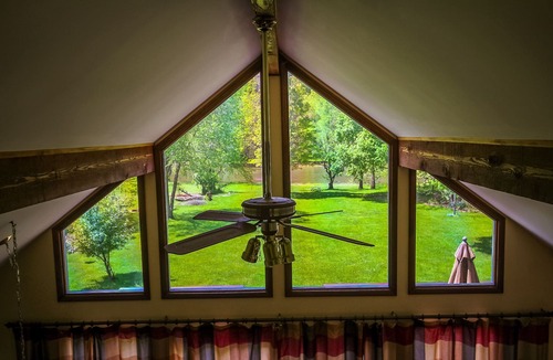 Grassy Creek Cottage | Starry Skies + Fire Pit = Your Perfect Sept Riverside Escape