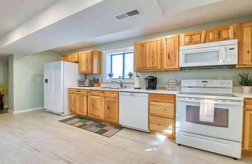 Lake Junaluska Apartment | Starstorm Mountain ApartmentnLakeview deck & hiking trail, near many activities.
