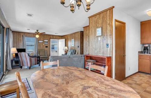 Long Beach House | Statehouse: Oceanview beach cottage in East Beach