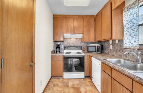 Long Beach House | Statehouse: Oceanview beach cottage in East Beach