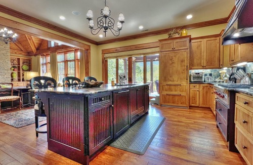 Mill Spring House | Stately Mountain View Sanctuary, Private Pool & Hot Tub, Resort Amenities, Fazio Golf Course!