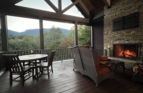 Mill Spring House | Stately Mountain View Sanctuary, Private Pool & Hot Tub, Resort Amenities, Fazio Golf Course!