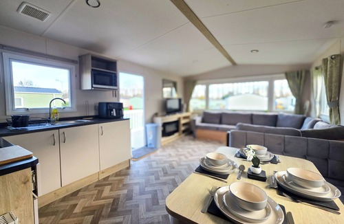 Great Houghton Cabin | Static Caravan 3 Bed Sleeps 8 Dog Friendly Parking