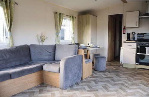 Great Houghton Cabin | Static Caravan 3 Bed Sleeps 8 Dog Friendly Parking