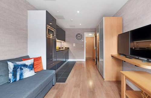 Wood Green Apartment | Station Road N22 🚇 Wood Green | Lift