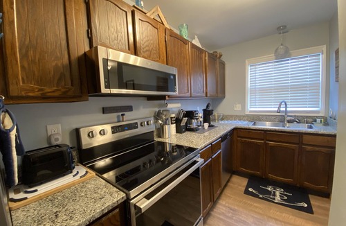 Lake Waccamaw House | Stay 4 Nights Pay 3 Now–Dec 2025, Excludes Holidays! Smooth Sailing 2 Bedroom