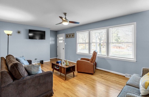 Greensboro House | Stay Awhile Charming Greensboro House Close to Must-See Places