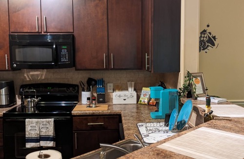 Executive Park Apartment | Stay & Play - Sleeps 7nClose to Everywhere you want to benInstant Booking Readyn
