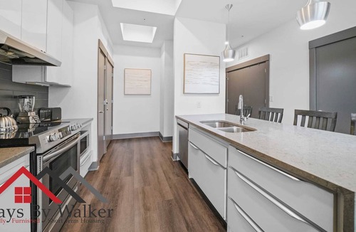 Second Ward Condo | StaysByWalker 2BR CityCenter|Spa/Gym/KingBed/ADA