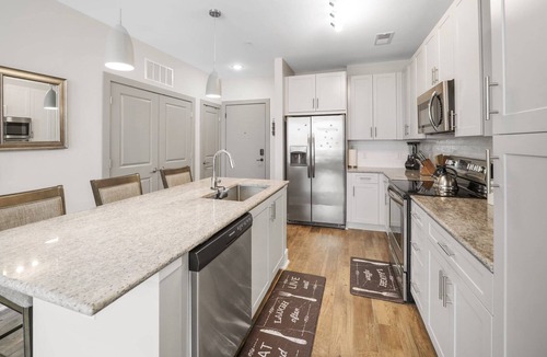 Charlotte Condo | StaysByWalker 2BR Dilworth - Pool/King Beds/Gym