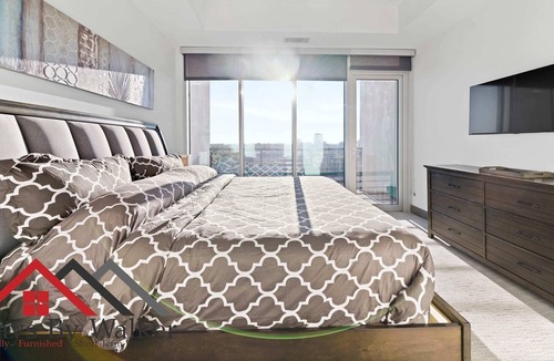 Second Ward Condo | StaysByWalker Lux 3BR Uptown! Spa/Gym/KingBed