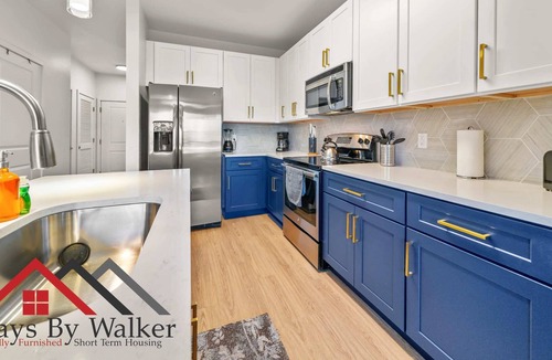 Cherry Condo | StaysByWalker Midtown Studio - Prime Location!