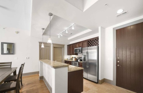 SouthPark Condo | StaysByWalker SouthPark Lux 2BR -KingBeds/Pool/Gym