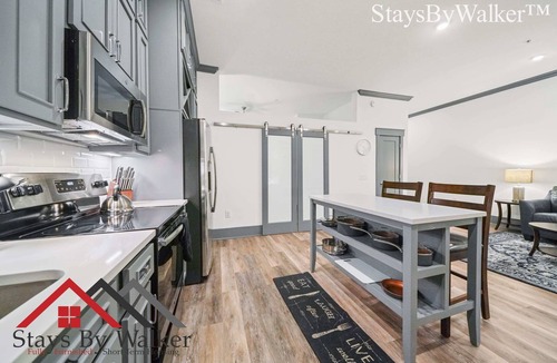 Charlotte Condo | StaysByWalker SouthPark 1BR KingBed! Gym/Pool/Spa