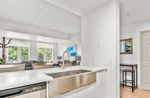 Charlotte Center City Condo | StaysByWalker Uptown 3BR w/King Beds! Gym/Parkingx