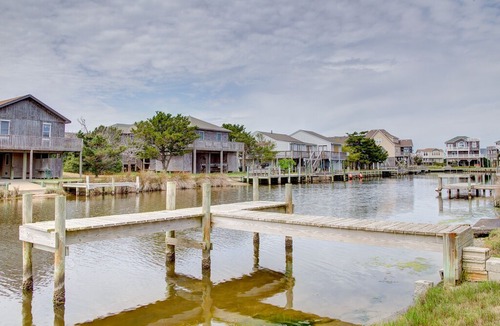 Brigands' Bay House | Steer - Upscale 3 Bedroom Canalfront Home in Frisco