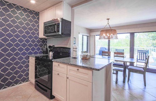 Palmetto Dunes House | Steps to Beach, Community Pool & Dunes House - Casual & Comfortable Beach Villa w/Outdoor Balcony