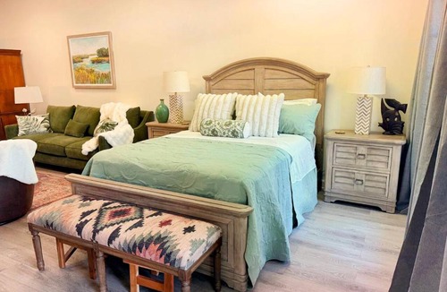 Wilmington Historic District Apartment | Steps to Riverwalk | Luxury Studio +Full Kitchen