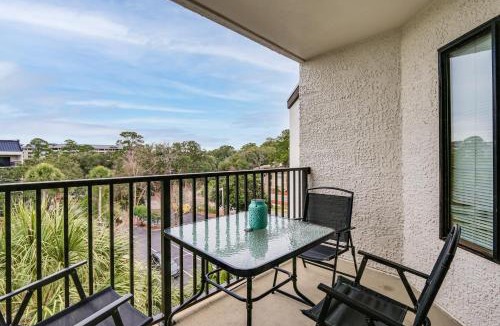 Hilton Head House | Steps to Sand! Retreat w/2 Pools in Hilton Head