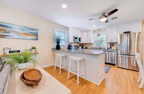 Colington House | Steps to the Sound & Dog Friendly!