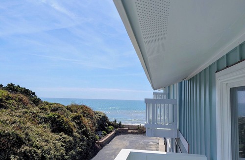 Pine Knoll Shores House | Steps to the beach! Hear the waves & feel the breeze! Your home away from home!