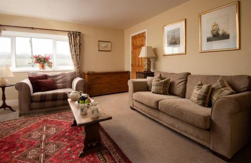 Eyemouth House | Stewards Cottage, Press Mains Farm Cottages - Dog friendly