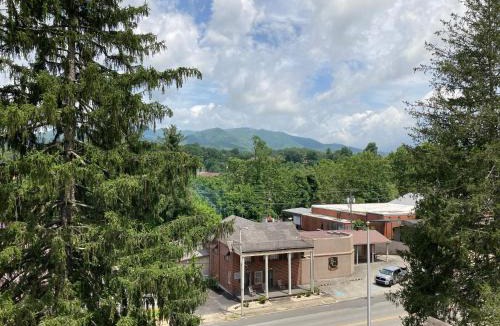 Bryson City Hotel | Stonebrook Lodge Bryson City