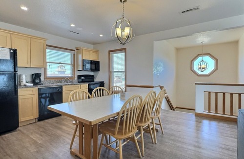 Buxton Cottage | Storm Cottage- Short Walk to Beach- Community Pool & Spa
